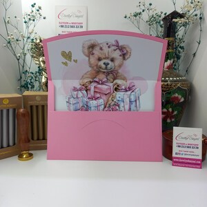 Roze babyshower, verjaardag, envelop uitnodiging babyfeestje – custom design, premium kwaliteit, gepersonaliseerde uitnodigingen voor meisjesfeestjes