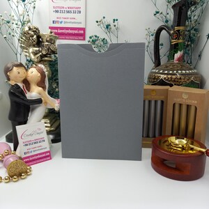 Hochzeitsumschlag mit Öffnung in grau - Premium Qualität für Hochzeiten, Jubiläen, Geburtstage, Firmenveranstaltungen, personalisierbar