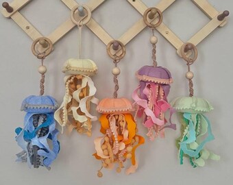 Gimnasio de actividades para bebés / Gimnasio de actividades colgante / Juguete Montessori de fieltro / Regalo para embarazadas / Juguetes para centros de actividades para niños pequeños / Accesorio de guardería con forma de medusa