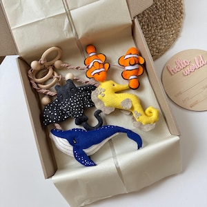 Brinquedos suspensos para academia Montessori, conjunto sensorial de feltro para bebês, brinquedos de madeira para centro de atividades, academia de desenvolvimento infantil, presente para futuras mamães
