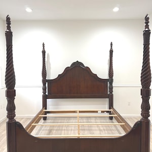 Thomasville King Size Mahogany Cherry Four Poster Bed