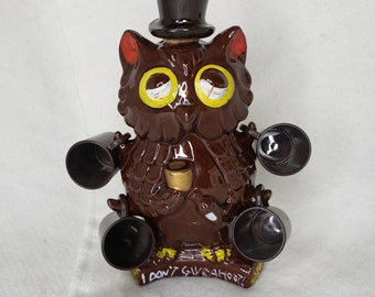 Owl Decanter with Top Hat Cork and Shot Cups Novelty Liquor Bottle Retro 1970s Vintage Mid Century Kitsch Home Bar Apartment Decor