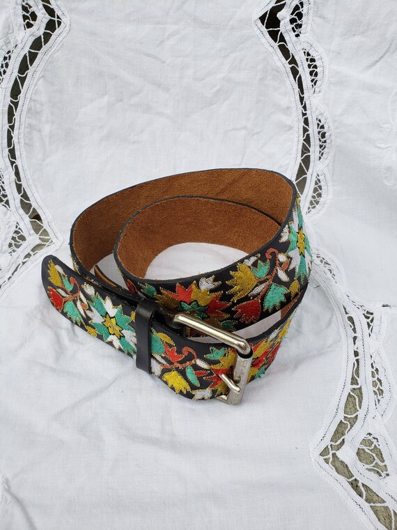 Betsey Johnson Vintage Leather Belt Y2K Fashion F… - image 2