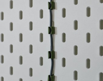 IKEA SKÅDIS Kabel Clips 3D Gedruckt | Pegboard Kabelmanagement | Schreibtisch zu Hause einrichten | 5er-Sets 10 15 20 | UK Verkäufer