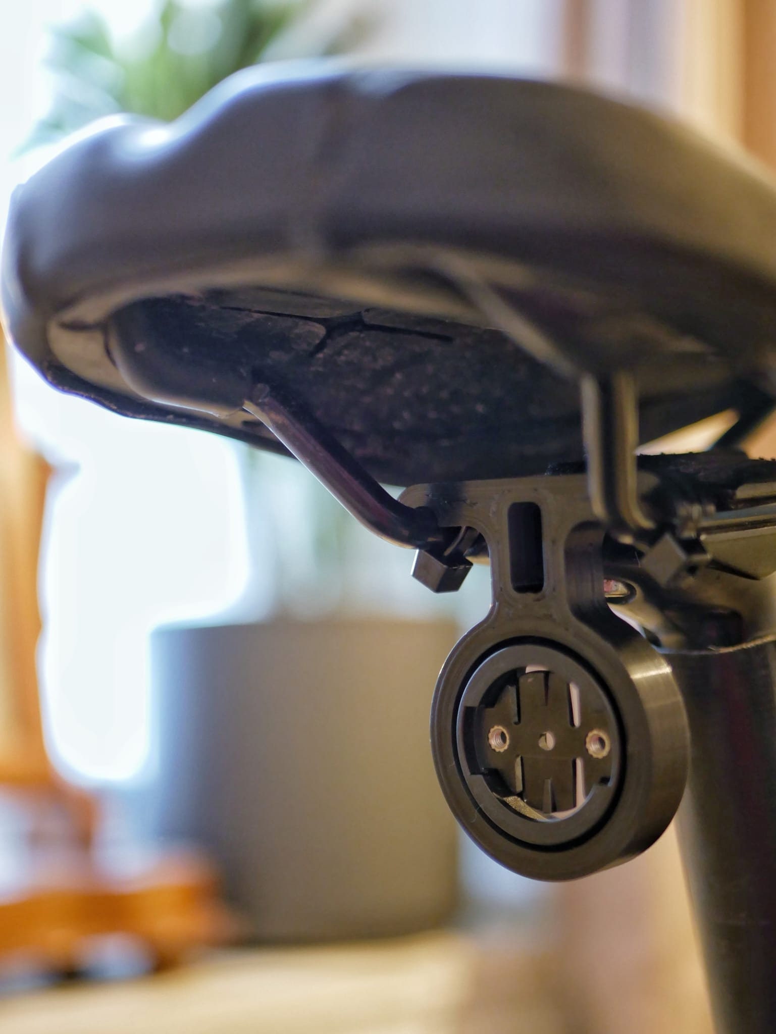 Supporto In Stampaggio 3D Per Garmin Varia Su Selle Bontrager – Effetto Carbonio Nero, Leggero E Sicuro
