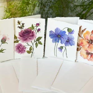 Ensemble de 4 cartes de voeux, fleurs aquarellées peintes à la main.