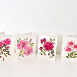Cartes, peintes à la main, faites main. Belles fleurs. Lot de 4.