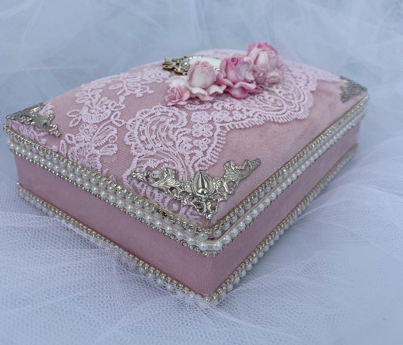 Jolie boîte à bijoux rose faite main, bijouterie de conte de fées, boîte à bijoux vintage, boîte à bijoux en velours, coffret unique pour un trésor précieux image 1