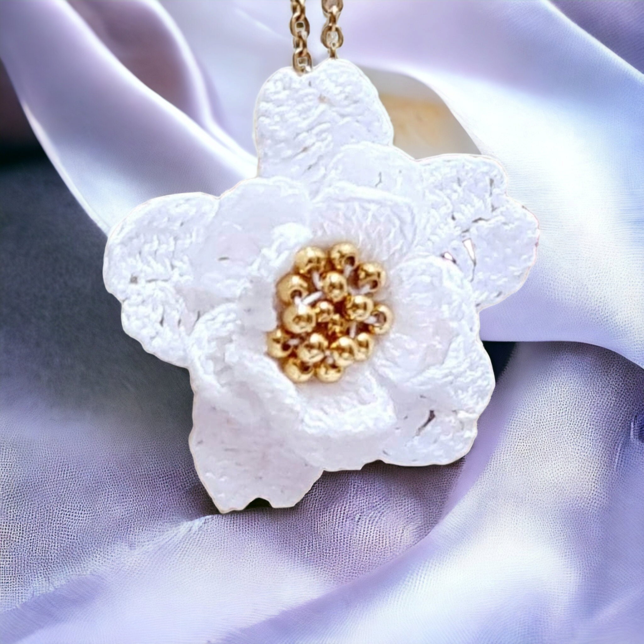 Crochet floral necklace, microcrochet, crochet flowers, gift for women, handmade jewellery, statement necklace, handmade gift, gifts