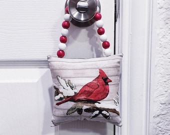 Cardinal de Noël, décoration de porte de Noël, décoration de porte, coussin de porte, décoration des fêtes, accroche-porte d'hiver, Noël à la ferme, breloque de porte
