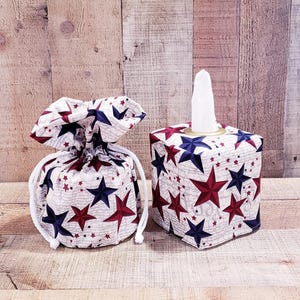July 4thPatriotic Decor, Patriotic Tissue Box, Tissue Box Cover, Farmhouse Decor, Cabin Decor, Independence Day decor, Suare Tissue Holder