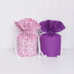 Rosa e viola, arredo bagno, copri carta igienica, rotolo di carta igienica di scorta, copri carta igienica di scorta, arredo bagno, porta carta igienica, arredo rosa