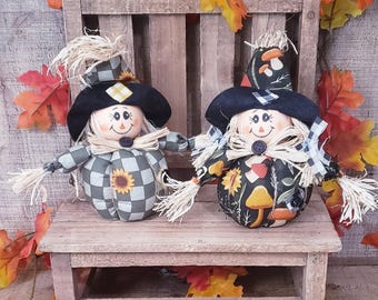 Mini Scarecrow,Tiered Tray Decor,Autumn Decor,Thanksgiving Decor,Coffee Bar Decor,Scarecrow Decor,Fall Shelf Decor, Farmhouse Scarecrow