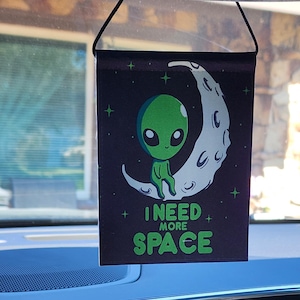 Alien Rearview Mirror Hanger: Colorful Car Accessories (4x5 in)