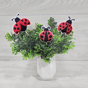 Pick floreali, decorazioni coccinelle, api di stoffa, bastoncini di piante, pick floreali primaverili, pick di verde, decorazioni primaverili, pick decorativi, coccinelle, accenti coccinelle