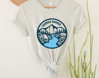 Wander Frau T-Shirt, Damen Wandershirt, Wandern Tshirt für Sie, Damen Reise Shirt, Wanderlust T-Shirt, Damen Berg Shirt, Natur T-Shirts