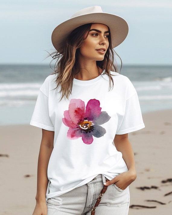 Camiseta con flores de acuarela camiseta con flores silvestres color granate camiseta floral camiseta con estampado floral camiseta botanica regalo para mujer Etsy Espana