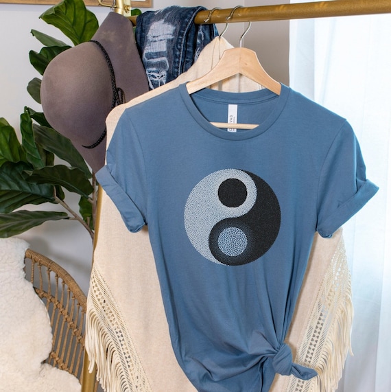 T shirt store yoga print
