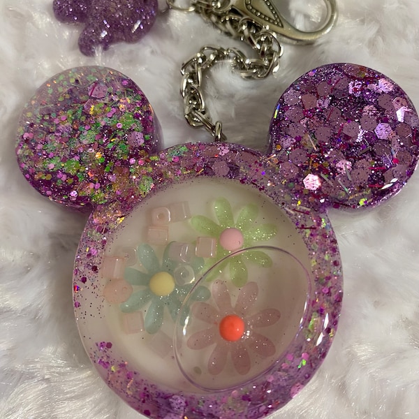 Mouse Head Keychain/Mouse Head Shaker/Handmade/ Epoxy Resin Shaker/Purple with flowers shaker/Backpack Pull/ Purse Charm/ Handbag Bling