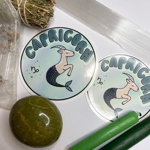 Autocollant Capricorne dessiné à la mainCapricorne haute brillance et résistant à l’eau