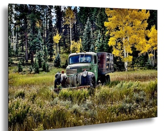 Vecchio camion abbandonato sul passo Poncha: stampa su tela/metallo/acrilico, arte murale