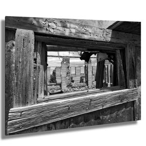 La fenêtre de la ville fantôme du Colorado à travers le temps : impression d'art mural en toile noir et blanc/métal/acrylique