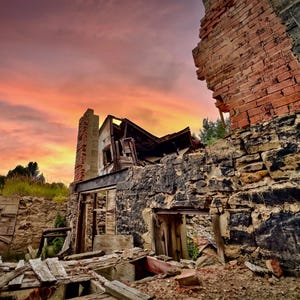 Ruines de la ville fantôme de Black Hawk, Colorado : impression d'art mural toile/métal/acrylique