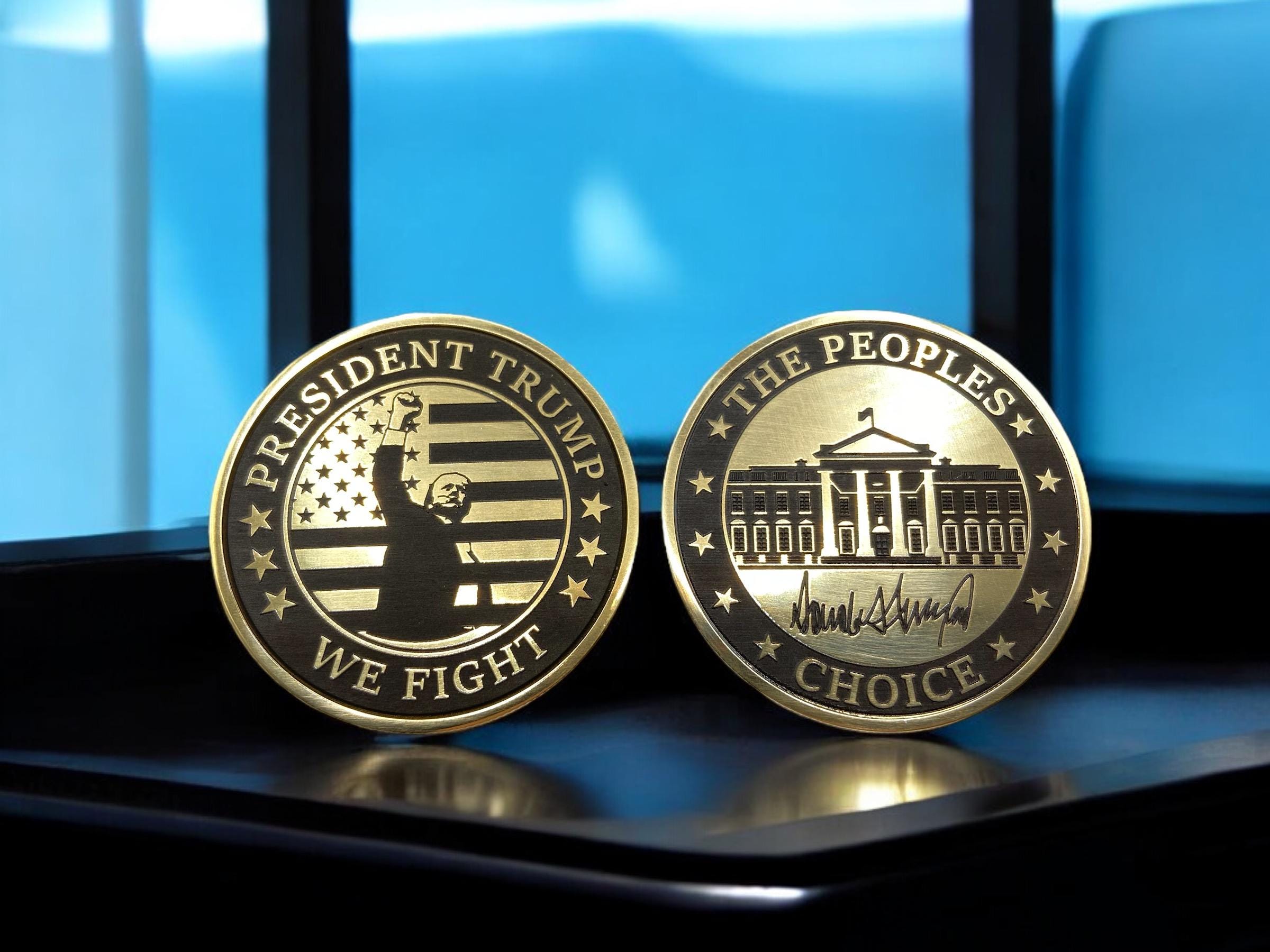 TRUMPシリーズ　3冊セット＋おまけ Donald Trump Coin Collection Set of 3 Engraved Presidential