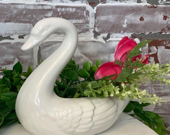 Maceta de cerámica con forma de cisne, flores rosas, centro de mesa, cerámica blanca, maceta con forma de cisne, lavanda, boj