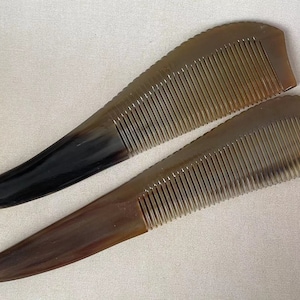 1pcs Natural Boutique cattle/yak Horn Comb Hair Brush,Handle Horn Massage Comb,ox horns 100% Genuine Horn Pocket Beard Comb Anti Static Comb