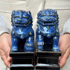 A Pair Vintage Ceramic Foo Dog Statues Chinese Guardian Lion Figurines Home Decor Feng Shui Ornament.