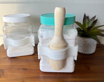 The Scoop Saddle - Plastic Scoop Clip Attachment for Buff City Soap Wood Scoops and Buff City Laundry Powder Detergent Grip Jar Containers