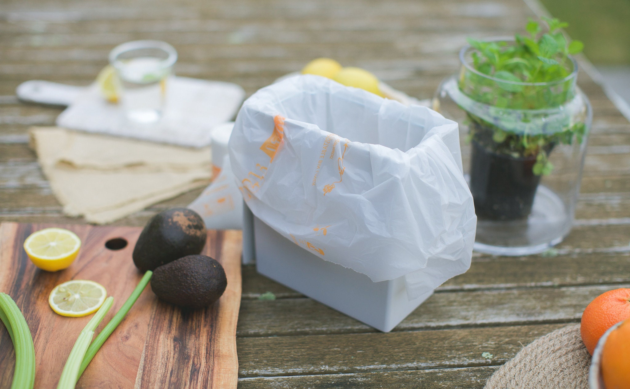 100 Compostable Kitchen Bin Liner, 8L Ecofriendly Biodegradable Bulk