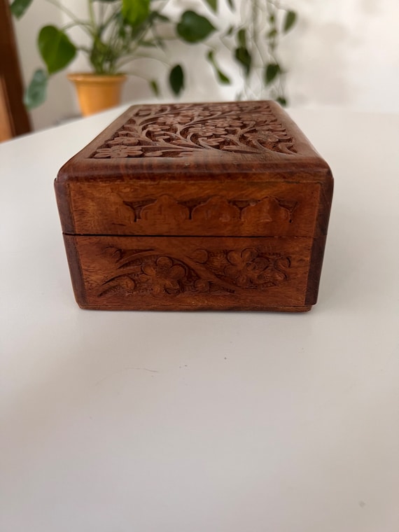 Hand Carved Wood Box with Floral Motif Gem