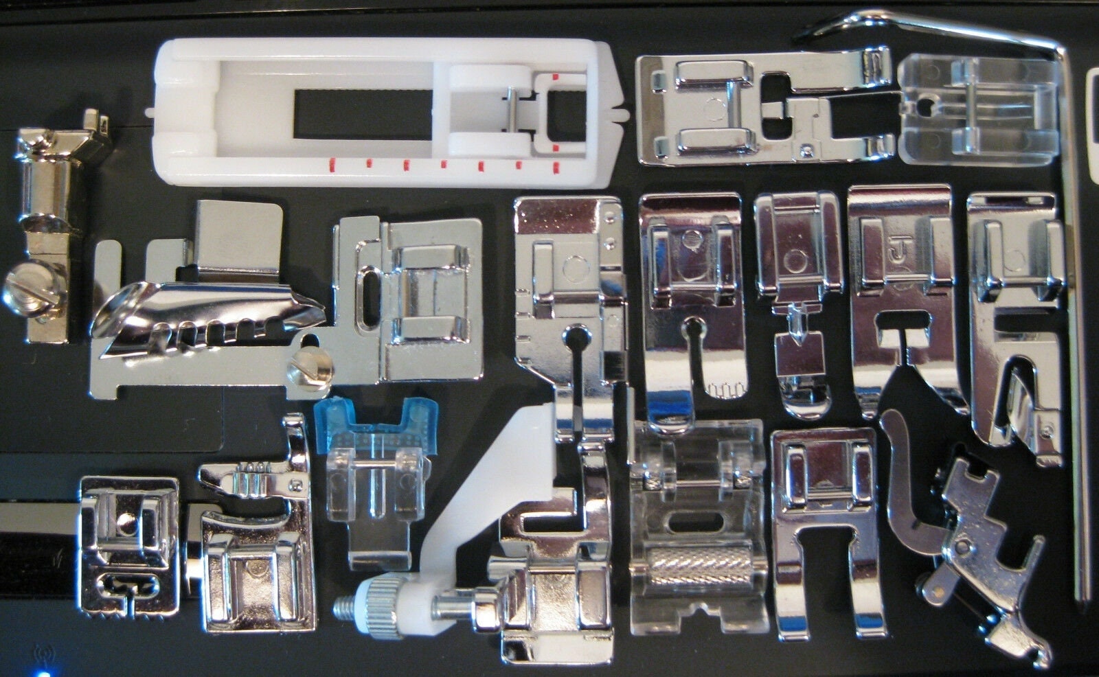 BERNINA Sewing Feet Set (18x) for Old Style Models 5301630 Etsy