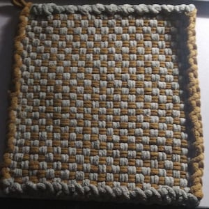 Nutmeg Hot Pad 8&quot;, Pot Holder, Placemat