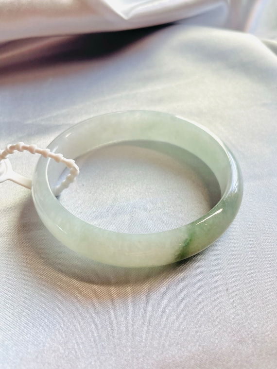 み*よ様 ICE BANGLE 101 Icy White Jade Bangle Oval Shape Natural Myanmar Burma Icy