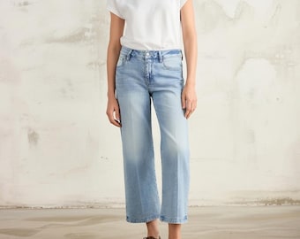 NWT CAbi Spring 2026 Naples Crop, Size Regular 00-16