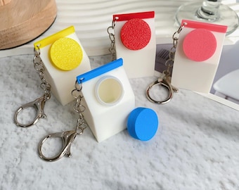 かわいいミルクピルホルダーキーホルダー、3Dプリントピルコンテナ、ミニピルケースキーホルダー、薬ケース、ピルボックスキーホルダー、ピルボトル