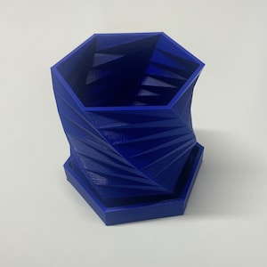 Geometric planter | 3D Printed Geometric planter | succulent or small plant pot with saucer