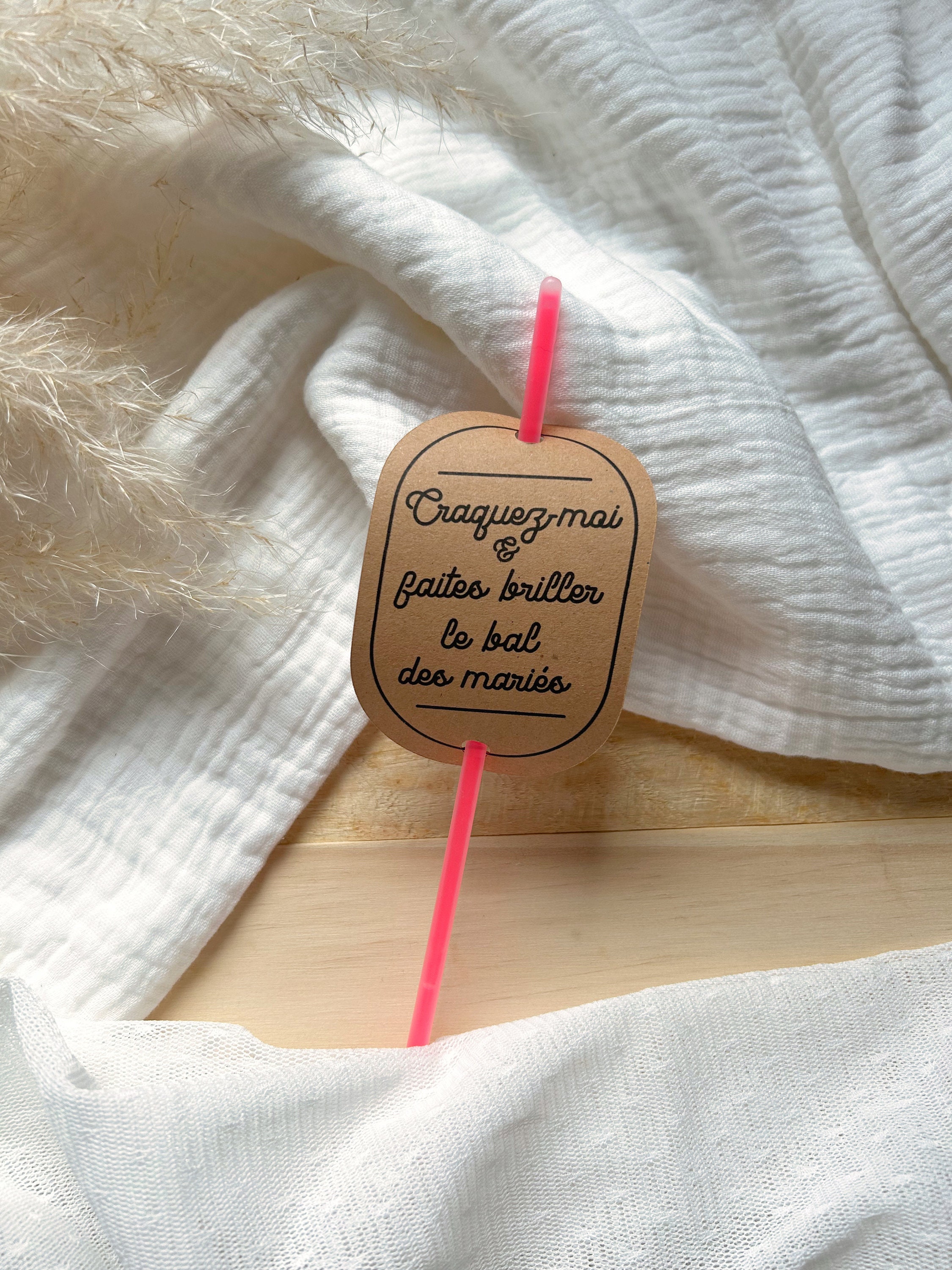 Trimming Shop Lot De 100 Bâtons Lumineux Avec Connecteurs, Bracelet Fluorescent Lumineux Tube Soirée Pour Enfants Et Adultes, Décoration De Nouvel An, Halloween & Noël Accessoires Fluo Soirée