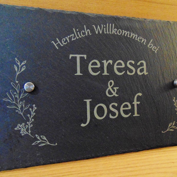 Personalisiertes Türschild aus Schiefer | Herzlich Willkommen bei Familie Wunschname |