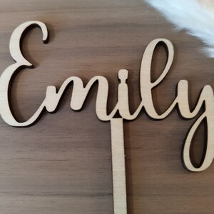 Personalisierter Cake Topper aus Holz zum Geburtstag Tortenstecker mit Name Kuchenstecker mit Zahl für Kinder und Erwachsene Bild 6