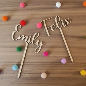 Personalisierter Cake Topper aus Holz zum Geburtstag Tortenstecker mit Name Kuchenstecker mit Zahl für Kinder und Erwachsene Bild 4