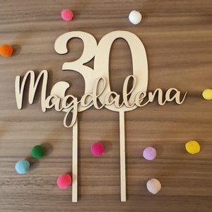 Personalisierter Cake Topper aus Holz zum Geburtstag Tortenstecker mit Name Kuchenstecker mit Zahl für Kinder und Erwachsene Bild 3