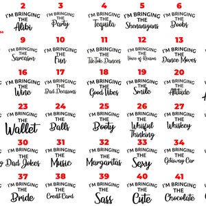 Puede incluir: Una colecci&oacute;n de 42 dise&ntilde;os de texto en blanco y negro, cada uno con "I'M BRINGING THE" seguido de una palabra o frase diferente, como "Party", "Wine" o "Sexy". El texto est&aacute; en un estilo manuscrito en negrita.