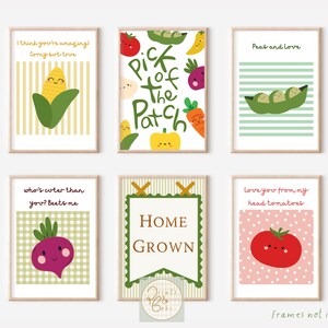 Peut inclure: Ensemble de six impressions d'art imprimables de 20,3 x 25,4 cm mettant en scène de jolies illustrations de légumes avec des jeux de mots. Les impressions ont un fond blanc avec des rayures et des pois colorés. Le texte sur les impressions comprend : "Je pense que tu es incroyable !" "Le meilleur du potager" "Peas et amour" "Qui est plus mignon que toi ? Betteraves moi" "Cultivé maison" "Je t'aime de la part de mes tomates"