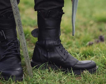 Luxe leren herenlaarzen in gotische stijl in gotische stijl