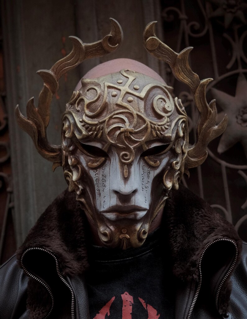 Armaz Mask: Persian Sun Symbol Wall Decor, Faravahar, Georgian ...