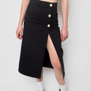 3 Buttons & Slit Skirt Black Gabardine